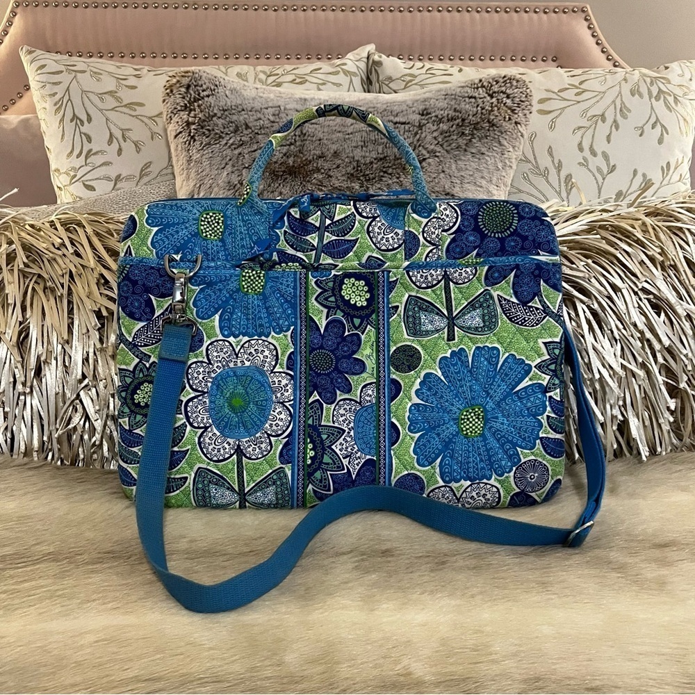 VERA BRADLEY Daisy Doodle 2012 Hardshell Laptop Messenger Tech Case Blue Green